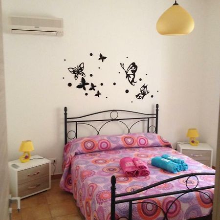 Casa Vacanza Nonna Sarina กุสโตนาชี ภายนอก รูปภาพ