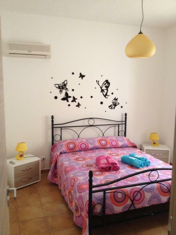 Casa Vacanza Nonna Sarina กุสโตนาชี ภายนอก รูปภาพ