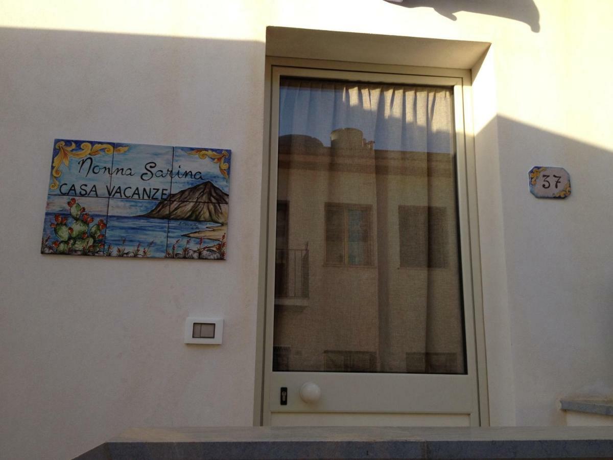 Casa Vacanza Nonna Sarina กุสโตนาชี ภายนอก รูปภาพ
